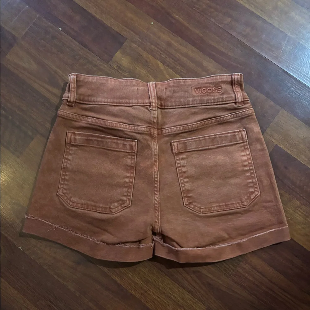 Women's Marley Rust Roll-Cuff Denim Shorts - Picture 4 of 4